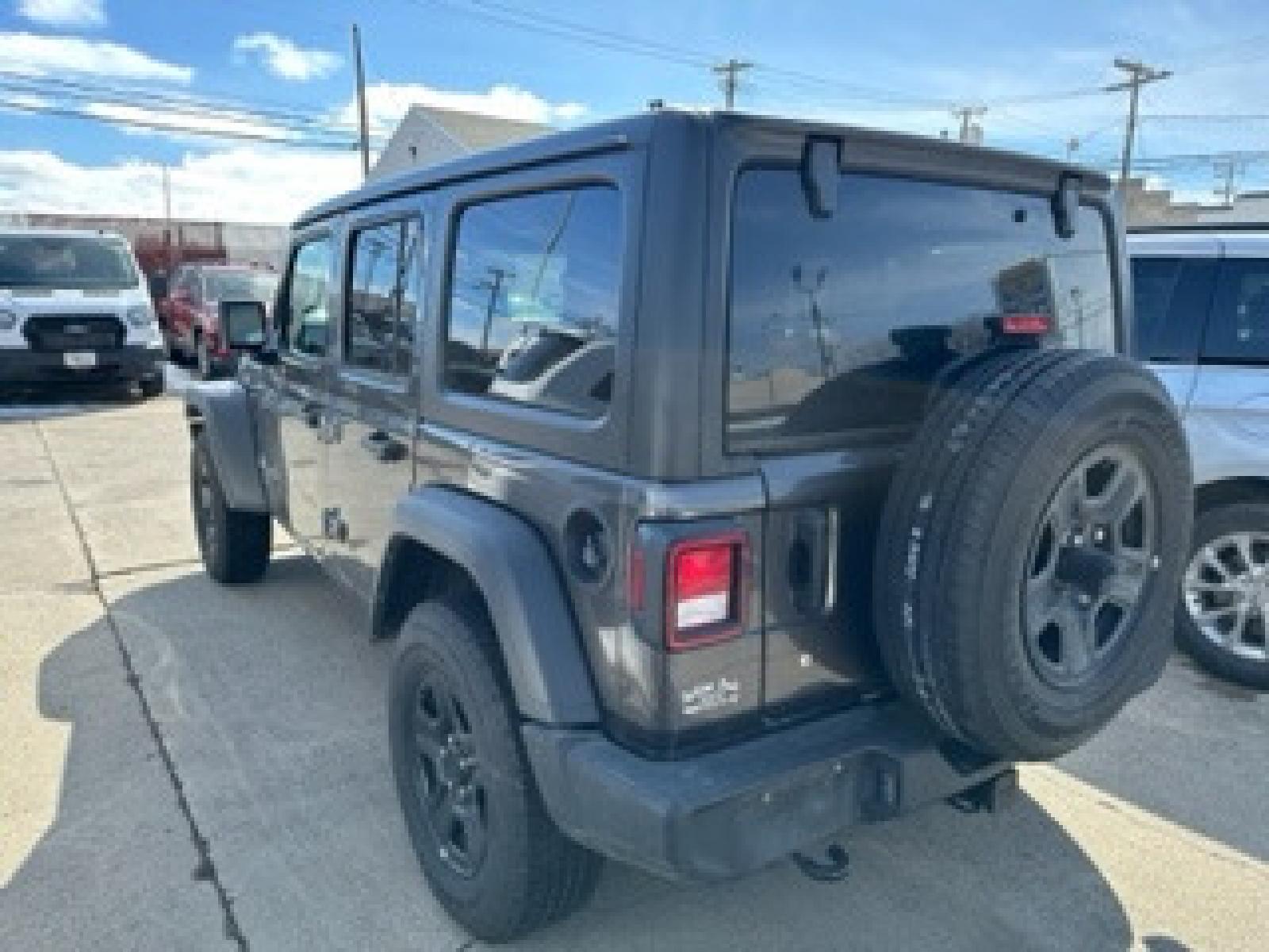 2018 SILVER Jeep Wrangler JK Unlimited Sport (1C4HJXDG8JW) with an 3.6L V6 DOHC 24V FFV engine, 6A transmission, located at 3200 1st Avenue North, Billings, MT, 59101, (406) 245-9055, 45.779270, -108.510742 - Super Sharp Jeep Unlimited Sport 4 door Hardtop! Automatic, 6 Cylinder Engine, Air Conditioning, Sport Package, Rear Mounted Spare Tire, Tow Package, One Owner and Much More! CarFax Dealer. Auto Brokers of Montana/AA&A Auto Rental/Fox Car Rental Billings - Photo #6