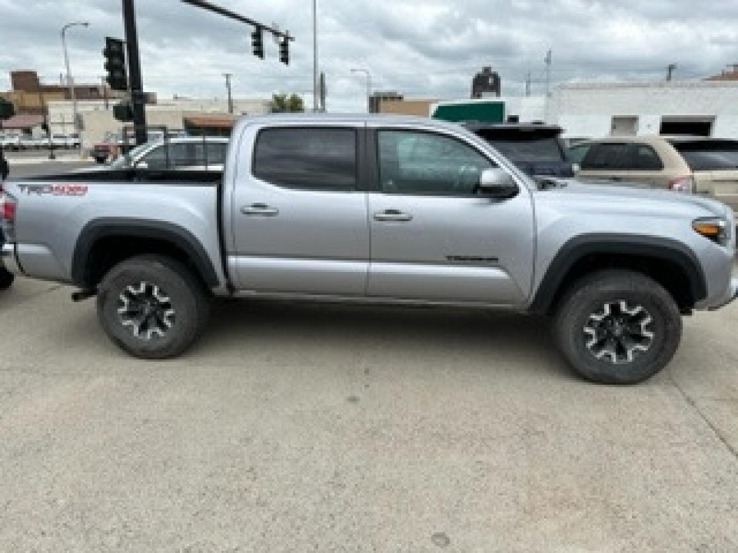 2020 SILVER Toyota Tacoma SR5 Double Cab Long Bed V6 6AT 4WD (3TMCZ5AN2LM) with an 3.5L V6 DOHC 24V engine, 6A transmission, located at 3200 1st Avenue North, Billings, MT, 59101, (406) 245-9055, 45.779270, -108.510742 - Super Sharp and Very Hard to Find! Low Mileage Tacoma 4 Door Long Box with TRD Package, Power Seat, Power Windows, Power Door Locks, Tow Package, Bed Liner and Only 20,000 Miles! CarFax Dealer Auto Brokers of Montana/AA&A Auto Rental/Fox Car Rental Billings - Photo#3