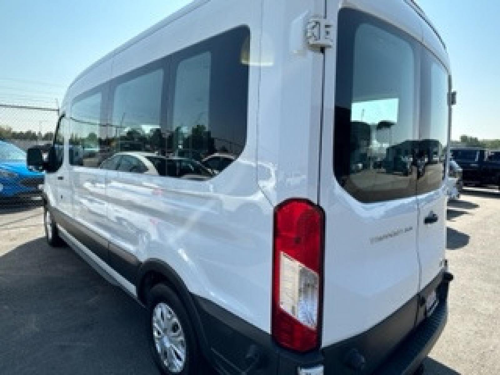 2016 White /Gray Ford Transit 350 Wagon Med. Roof XL w/Sliding Pass. 148-in. WB (1FBAX2CG1GK) with an 3.5L V6 DOHC 24V engine, 6A transmission, located at 3200 1st Avenue North, Billings, MT, 59101, (406) 245-9055, 45.779270, -108.510742 - FRESH OFF-LEASED AND WELL MAINTAINED! 15 Passenger with Tow Package, Power Windows, Power Door Locks, Passenger Side Running Board, Tilt Steering, Rear A/C and Heat and Much More. CarFax Dealer Auto Brokers of Montana/AA&A Auto Rental/Fox Car Rental in Billings - Photo #5