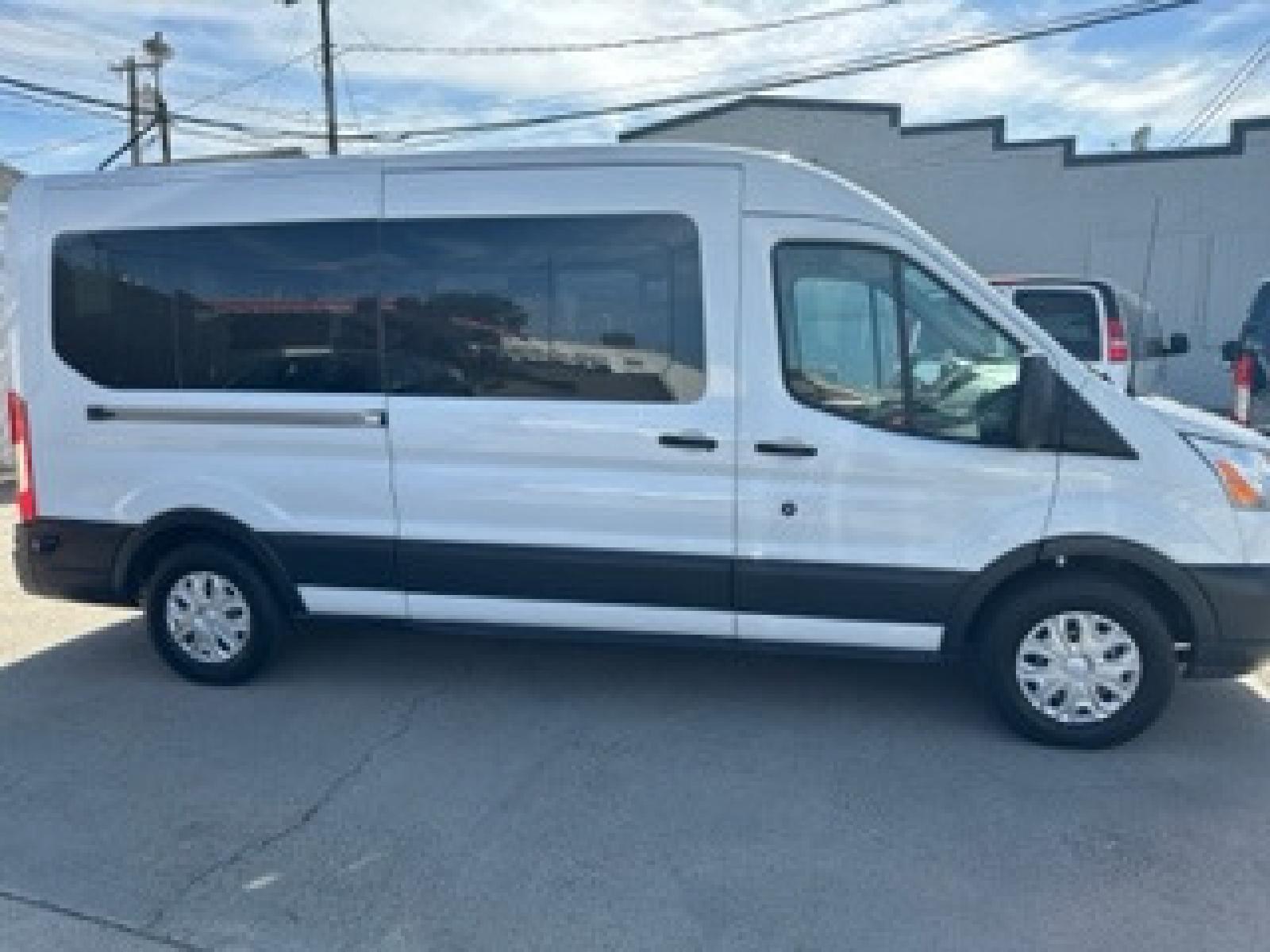 2015 Ford Transit 350 Wagon Mid Roof XLT 60/40 Pass. 148-in. WB (1FBAX2CG5FK) with an 3.5L V6 DOHC 24V engine, 6-Speed Automatic transmission, located at 3200 1st Avenue North, Billings, MT, 59101, (406) 245-9055, 45.779270, -108.510742 - FRESH OFF-LEASED AND WELL MAINTAINED! 15 Passenger with Tow Package, Power Windows, Power Door Locks, Passenger Side Running Board, Tilt Steering, Rear A/C and Heat and Much More. CarFax Dealer Auto Brokers of Montana/AA&A Auto Rental/Fox Car Rental in Billings - Photo #4