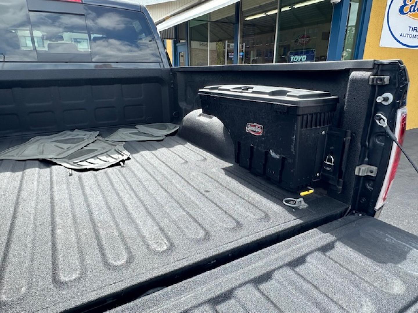2015 Metallic /Charcoal leather RAM 3500 Laramie Crew Cab SWB 4WD (3C63R3EL6FG) with an 6.7L L6 OHV 24V TURBO DIESEL engine, 6-Speed Automatic transmission, located at 3200 1st Avenue North, Billings, MT, 59101, (406) 245-9055, 45.779270, -108.510742 - Super Nice and Rare, 1 Owner 3500 Crew Cab 4X4 Truck with All the Whistles and Bells! Cummins Diesel, Laramie Package, Power Moon Roof, Dual Power Seats, Bed Liner, Tow Package, Full Leather Interior, Automatic Transmission, Power Windows, Power Door Locks, Full Floor Mats, Dual Air Suspension for - Photo#18