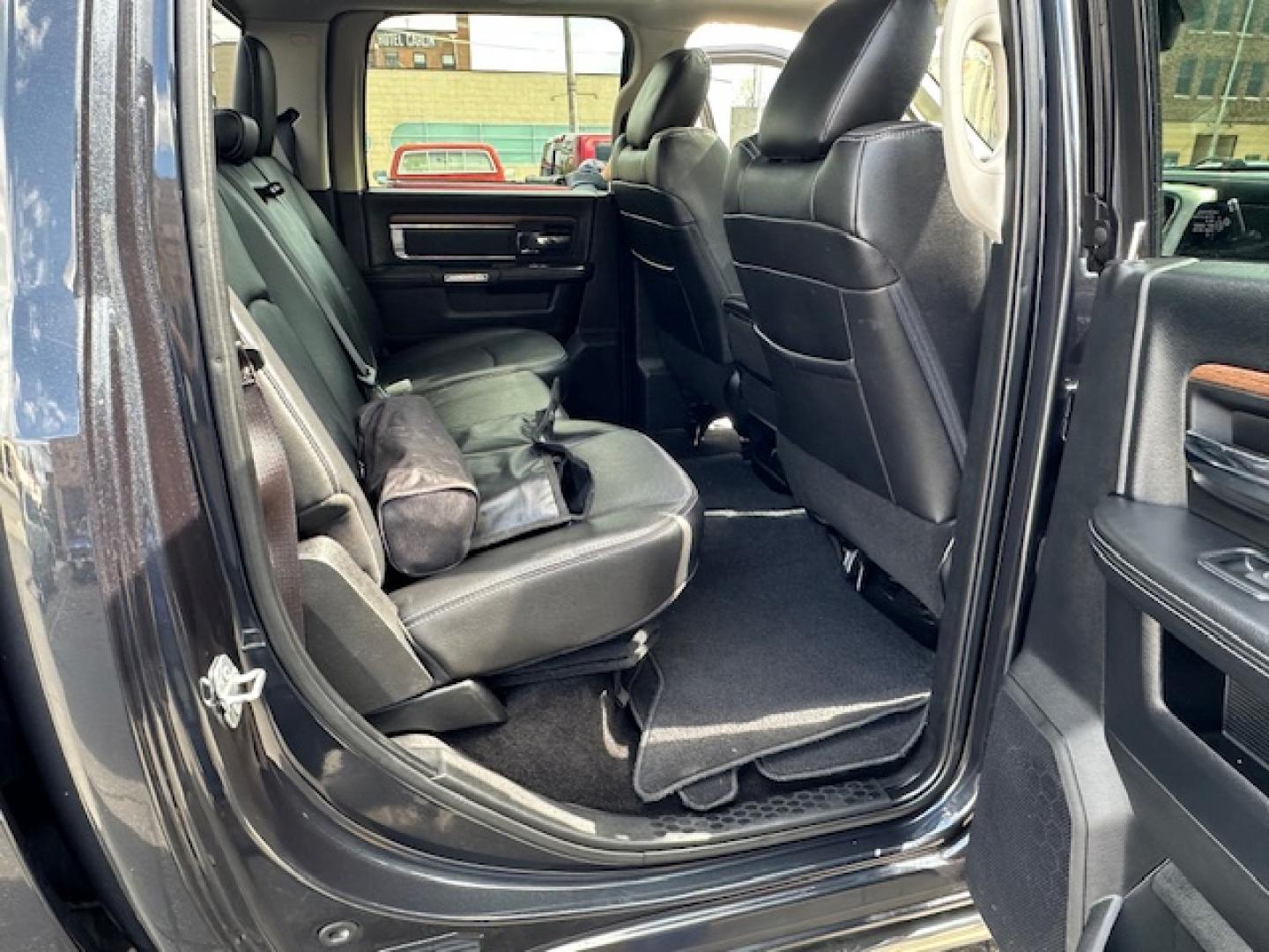 2015 Metallic /Charcoal leather RAM 3500 Laramie Crew Cab SWB 4WD (3C63R3EL6FG) with an 6.7L L6 OHV 24V TURBO DIESEL engine, 6-Speed Automatic transmission, located at 3200 1st Avenue North, Billings, MT, 59101, (406) 245-9055, 45.779270, -108.510742 - Super Nice and Rare, 1 Owner 3500 Crew Cab 4X4 Truck with All the Whistles and Bells! Cummins Diesel, Laramie Package, Power Moon Roof, Dual Power Seats, Bed Liner, Tow Package, Full Leather Interior, Automatic Transmission, Power Windows, Power Door Locks, Full Floor Mats, Dual Air Suspension for - Photo#17