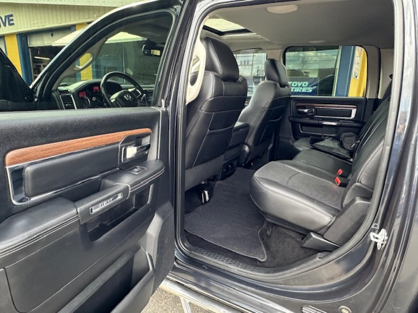 2015 Metallic /Charcoal leather RAM 3500 Laramie Crew Cab SWB 4WD (3C63R3EL6FG) with an 6.7L L6 OHV 24V TURBO DIESEL engine, 6-Speed Automatic transmission, located at 3200 1st Avenue North, Billings, MT, 59101, (406) 245-9055, 45.779270, -108.510742 - Super Nice and Rare, 1 Owner 3500 Crew Cab 4X4 Truck with All the Whistles and Bells! Cummins Diesel, Laramie Package, Power Moon Roof, Dual Power Seats, Bed Liner, Tow Package, Full Leather Interior, Automatic Transmission, Power Windows, Power Door Locks, Full Floor Mats, Dual Air Suspension for - Photo#15