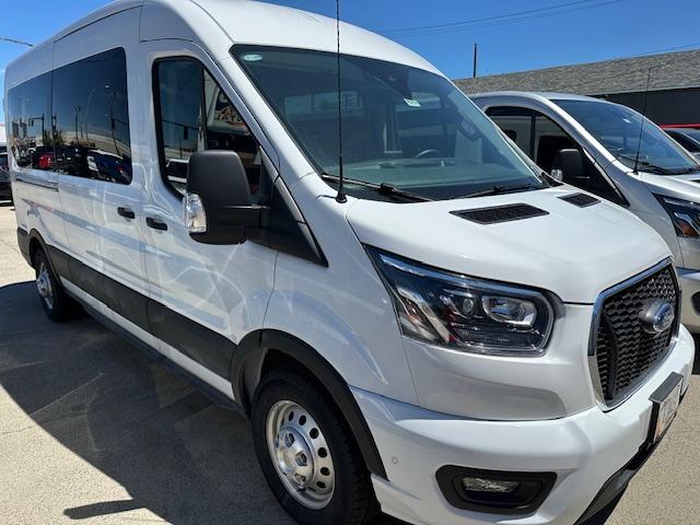 2023 White /Gray Ford Transit 350 Extended XLT , Automatic transmission, located at 3200 1st Avenue North, Billings, MT, 59101, (406) 245-9055, 45.779270, -108.510742 - Rent One of Our All Wheel Drive Passenger Vans Available with Power Windows, Power Door Locks, Tilt Steering Column, Cruise Speed Control, Backup Camera, Lane Departure Sensors and More! Available to Rent in 12 Passenger or 15 Passenger Configurations. Auto Brokers/AA&A Auto Rental/Fox Car Rental - Photo#1