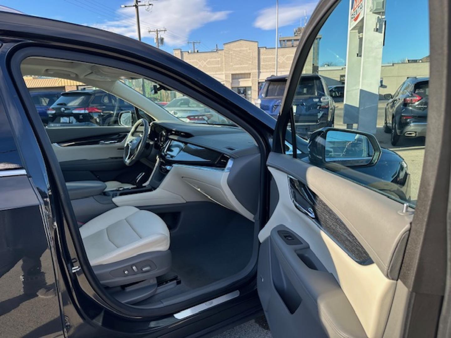 2020 Black /Buckskin Leather Cadillac XT6 Premium Luxury AWD (1GYKPDRS3LZ) with an 3.6L V6 DOHC 24V engine, 9A transmission, located at 3200 1st Avenue North, Billings, MT, 59101, (406) 245-9055, 45.779270, -108.510742 - Super Nice and Low Mileage Premium SUV! Leather Interior, Power Stow 3rd Row Seating, Power Seats, Alloy Wheels, Power Moonroof, Dual Climate Controls and All the Cadillac Options. CarFax Dealer. Auto Brokers of Montana/AA&A Auto Rental/Fox Car Rental Billings - Photo#9