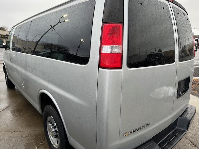 2019 SILVER /Beige Chevrolet Express LT 3500 Extended (1GAZGPFP4K1) with an 4.3L V6 engine, 6A transmission, located at 3200 1st Ave North, Billings, MT, 59101, (406) 245-9759, 45.779270, -108.510742 - Super Low Mileage Extended 12 Passenger Van. Power Windows, Power Door Locks, Tilt Steering Column, Cruise Control, LT Package, Front & Rear Heat/Air Conditioning and Much More! CarFax Dealer. Auto Brokers of Montana/AA&A Auto Rental/Fox Car Rental Billings - Photo#6