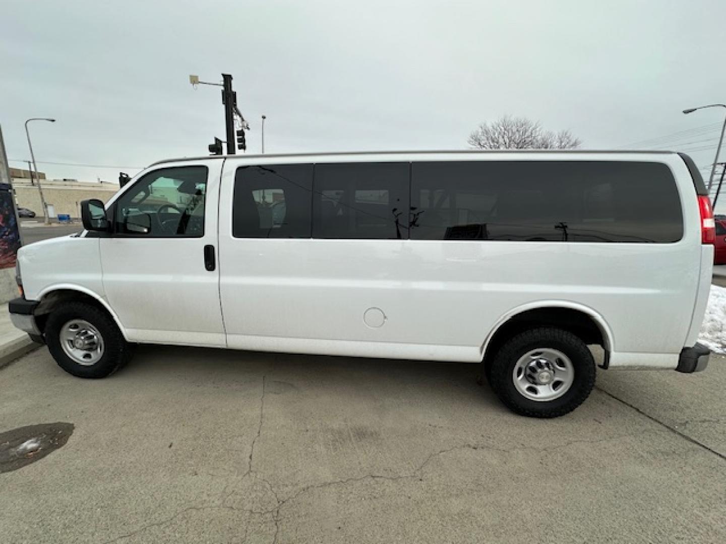 2019 White /Beige Cloth Chevrolet Express LT 3500 Extended (1GAZGPFPXK1) with an 4.3L V6 engine, 6A transmission, located at 3200 1st Avenue North, Billings, MT, 59101, (406) 245-9055, 45.779270, -108.510742 - Super Low Mileage Extended 12 Passenger Van! Power Window, Power Door locks, Tilt Steering Column, Cruise Control, 12 Passenger Seating with Storage Space behind the Rear Seat, Privacy Glass, Rear Heating and Air Conditioning and Much More. CarFax Dealer Auto Brokers of Montana/AA&A Auto Rental/F - Photo#7