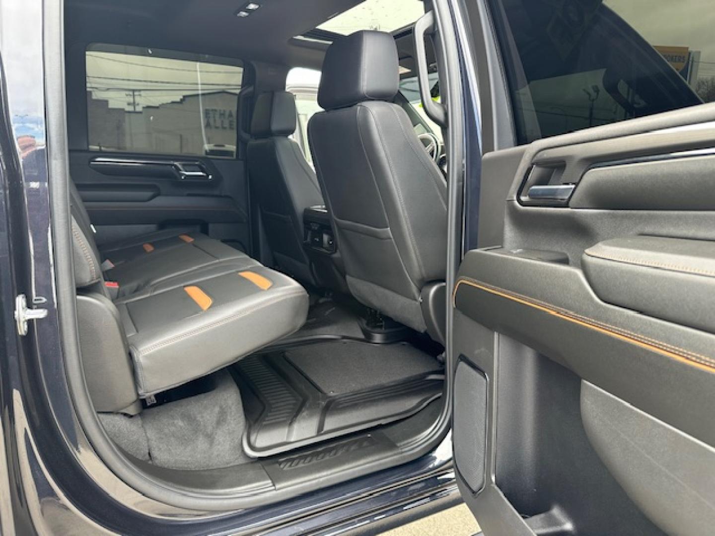 2024 Titanium Rush Metallic /Tu-Tone Leather GMC Sierra 2500HD AT4 Crew Cab 4WD (1GT49PEY3RF) with an 6.6L V8 OHV 16V TURBO DIESEL engine, 6A transmission, located at 3200 1st Avenue North, Billings, MT, 59101, (406) 245-9055, 45.779270, -108.510742 - A Gorgeous Truck with All the Options Including a Lift for Extra Clearance! Full LEather Interior with the Kalahari Accents, 6.6 DuraMax Diesel Power, Allison 10 Speed Automatic Transmission, Power Running Boards, Power Windows, Power Door Locks, Power Moon-Roof, Soft Tonneau Cover, Tow Package, Pa - Photo#23