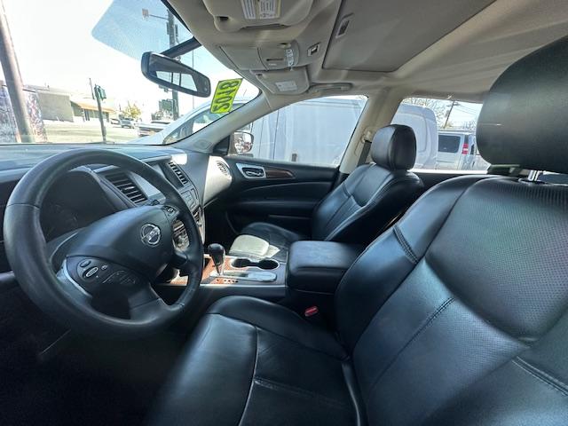2018 Black /Charcoal Leather Nissan Pathfinder Platinum (5N1DR2MN4JC) with an 3.5L V6 DOHC 24V engine, CVT transmission, located at 3200 1st Avenue North, Billings, MT, 59101, (406) 245-9055, 45.779270, -108.510742 - Great Value and 3rd Row Seating! Power Windows, Power Door Locks, Tilt Steering Column, Leather Seats, Power Seats, power Moonroof, Alloy Wheels, Tow Package, Air Conditioning, Privacy Glass and Much More! CarFax Dealer Auto Brokers of Montana/AA&A Auto Rental/Fox Car Rental Billings- Photo#8