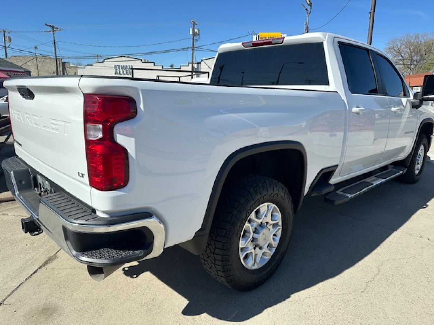 2025 White /Charcoal Chevrolet Silverado 2500HD LT Crew Cab Short Box 4WD (1GC1KNEY5SF) with an 6.6L V8 OHV 16V DIESEL engine, 6A transmission, located at 3200 1st Avenue North, Billings, MT, 59101, (406) 245-9055, 45.779270, -108.510742 - Super Nice DuraMax Crew Cab 2500 HD 4x4. Bed Liner, Power Seats, Power Windows, 6 Person Seating, Running Boards, Tilt Steering, Power Tailgate, Towing, Z71 Package, Automatic Transmission, Alloy Wheels and More! CarFax Dealer. Auto Brokers of Montana/AA&A Auto Rental/Fox Car Rental Billings- Photo#4