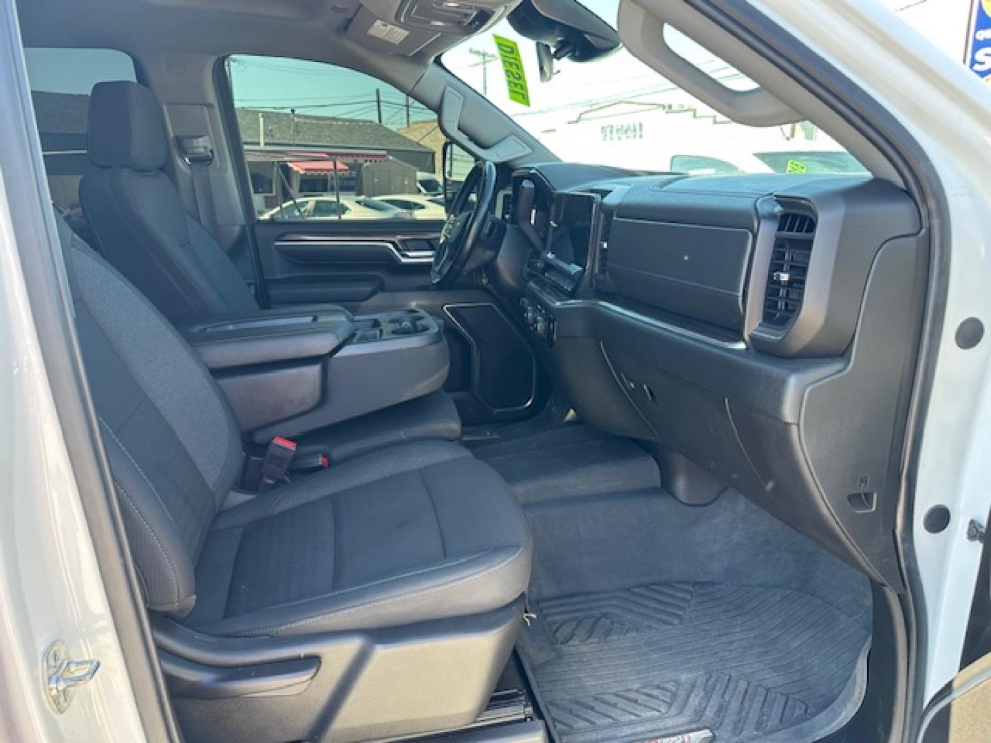 2025 White /Charcoal Chevrolet Silverado 2500HD LT Crew Cab Short Box 4WD (1GC1KNEY5SF) with an 6.6L V8 OHV 16V DIESEL engine, 6A transmission, located at 3200 1st Avenue North, Billings, MT, 59101, (406) 245-9055, 45.779270, -108.510742 - Super Nice DuraMax Crew Cab 2500 HD 4x4. Bed Liner, Power Seats, Power Windows, 6 Person Seating, Running Boards, Tilt Steering, Power Tailgate, Towing, Z71 Package, Automatic Transmission, Alloy Wheels and More! CarFax Dealer. Auto Brokers of Montana/AA&A Auto Rental/Fox Car Rental Billings- Photo#14