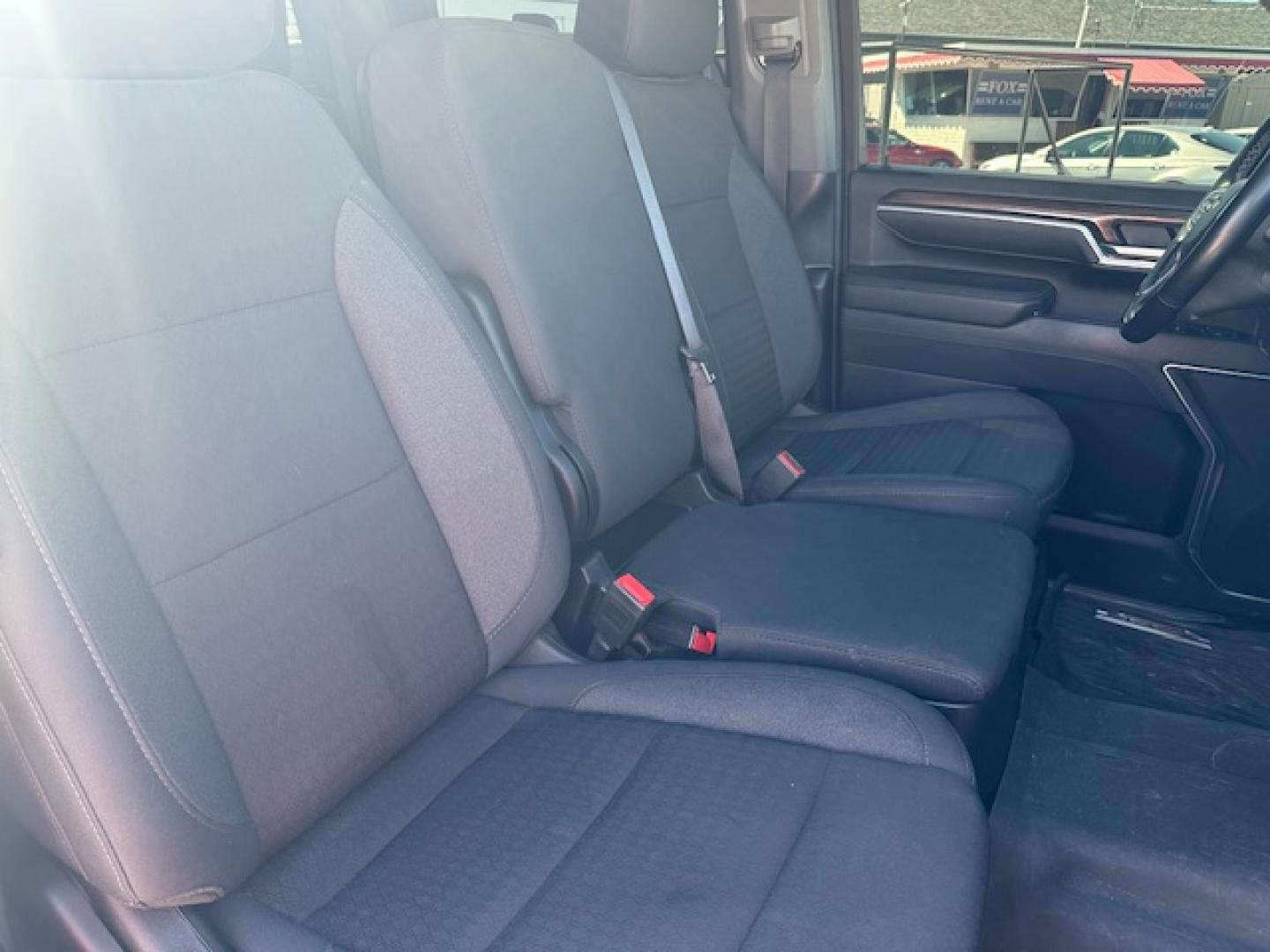 2025 White /Charcoal Chevrolet Silverado 2500HD LT Crew Cab Short Box 4WD (1GC1KNEY5SF) with an 6.6L V8 OHV 16V DIESEL engine, 6A transmission, located at 3200 1st Avenue North, Billings, MT, 59101, (406) 245-9055, 45.779270, -108.510742 - Super Nice DuraMax Crew Cab 2500 HD 4x4. Bed Liner, Power Seats, Power Windows, 6 Person Seating, Running Boards, Tilt Steering, Power Tailgate, Towing, Z71 Package, Automatic Transmission, Alloy Wheels and More! CarFax Dealer. Auto Brokers of Montana/AA&A Auto Rental/Fox Car Rental Billings- Photo#15