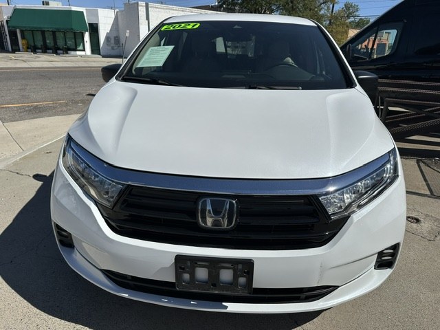 2021 White /Light Gray Honda Odyssey LX (5FNRL6H27MB) with an 3.5L V6 SOHC 24V engine, 9A transmission, located at 3200 1st Avenue North, Billings, MT, 59101, (406) 245-9055, 45.779270, -108.510742 - Super Nice Montana Trade-In with Only 43,137 Miles! Honda Quality with the Upgraded LX Package, Power Seat, Power Windows, Quad Seating, Power Windows, Power Door Locks, Tilt Steering Column, Cruise Control, Factory Wheels and Much More:) CarFax Dealer. Auto Brokers of Montana/AA&A Auto Rental/Fo- Photo#1