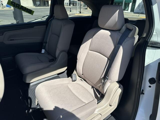 2021 White /Light Gray Honda Odyssey LX (5FNRL6H27MB) with an 3.5L V6 SOHC 24V engine, 9A transmission, located at 3200 1st Avenue North, Billings, MT, 59101, (406) 245-9055, 45.779270, -108.510742 - Super Nice Montana Trade-In with Only 43,137 Miles! Honda Quality with the Upgraded LX Package, Power Seat, Power Windows, Quad Seating, Power Windows, Power Door Locks, Tilt Steering Column, Cruise Control, Factory Wheels and Much More:) CarFax Dealer. Auto Brokers of Montana/AA&A Auto Rental/Fo- Photo#11